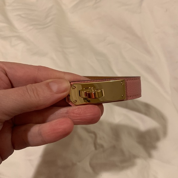 Thin  light pink golden buckle  fashionable belt size L adjustable 30.Must have!